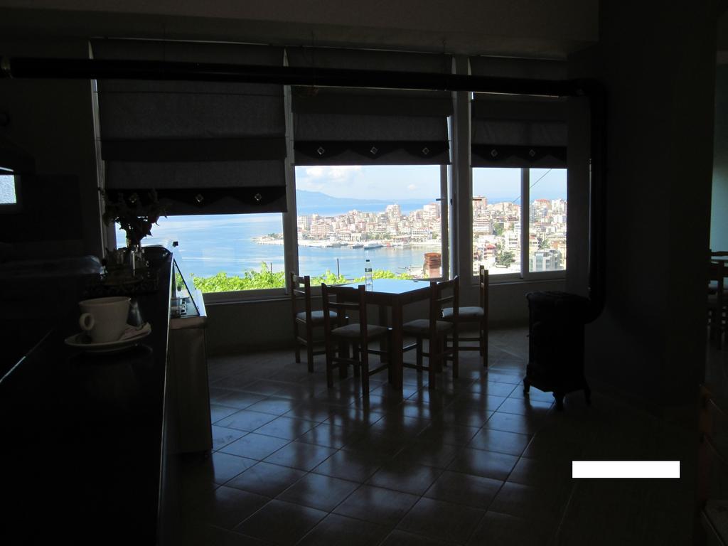 Guest House And Tavern Leo Sarandë Eksteriør billede