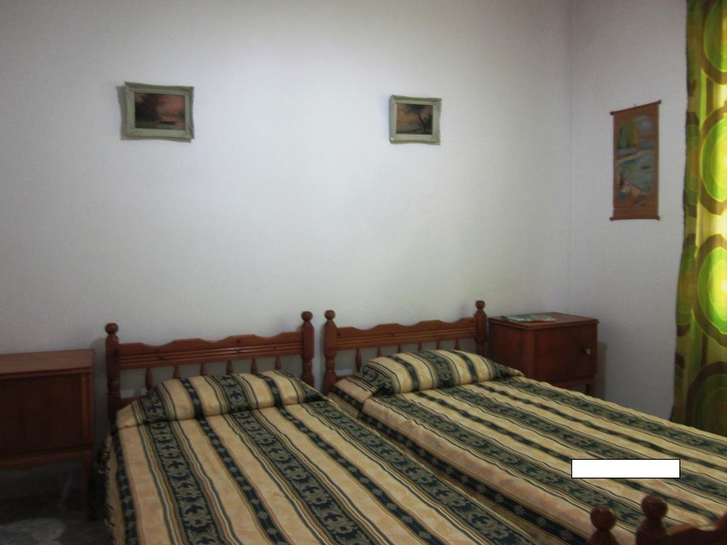 Guest House And Tavern Leo Sarandë Eksteriør billede