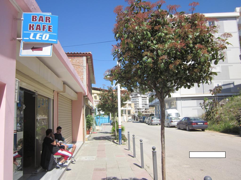 Guest House And Tavern Leo Sarandë Eksteriør billede