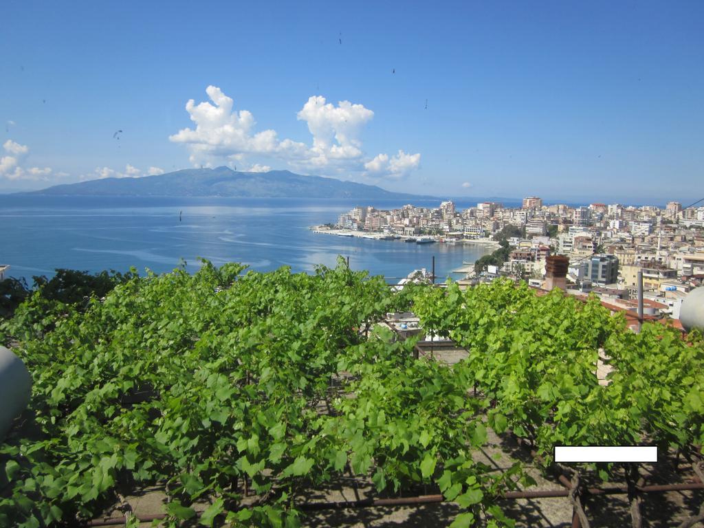 Guest House And Tavern Leo Sarandë Eksteriør billede
