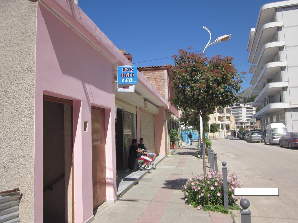 Guest House And Tavern Leo Sarandë Eksteriør billede
