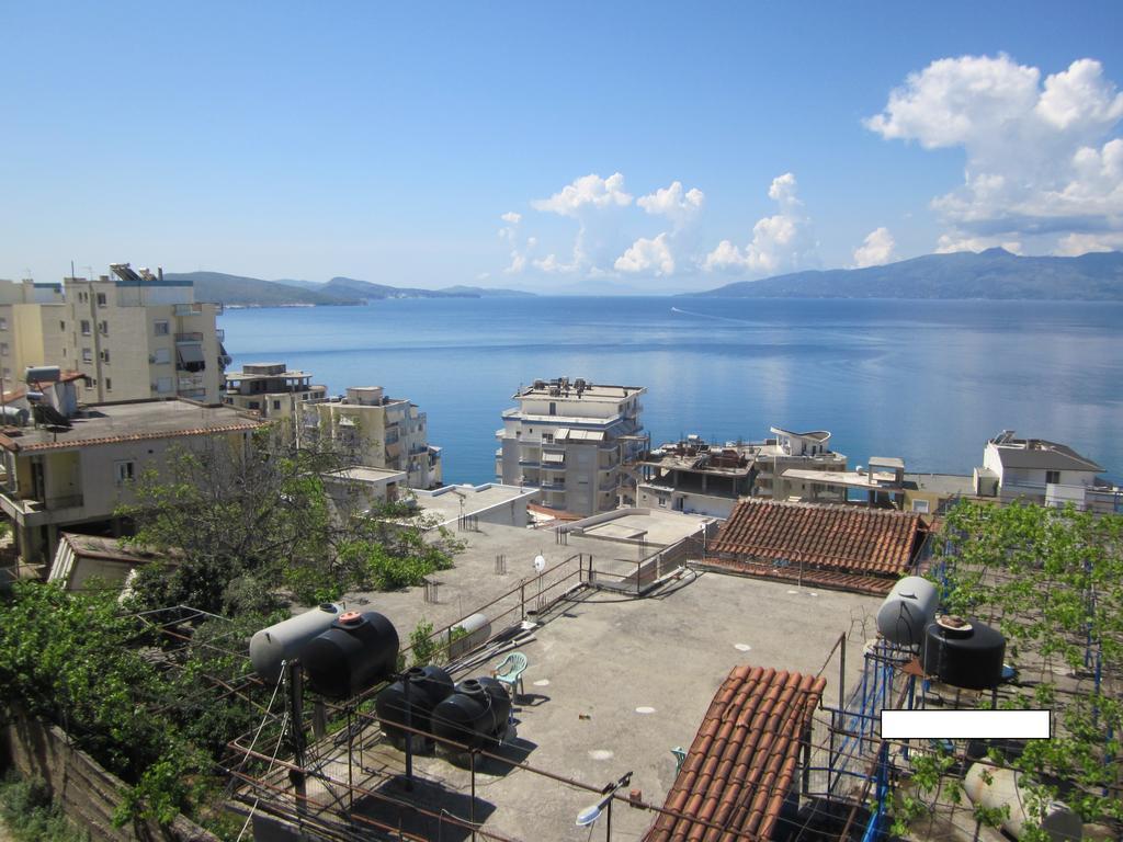 Guest House And Tavern Leo Sarandë Eksteriør billede