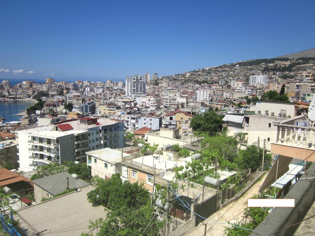 Guest House And Tavern Leo Sarandë Eksteriør billede
