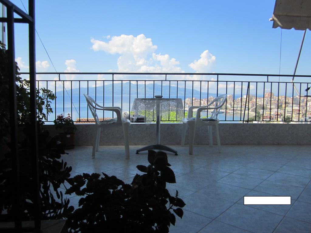 Guest House And Tavern Leo Sarandë Eksteriør billede