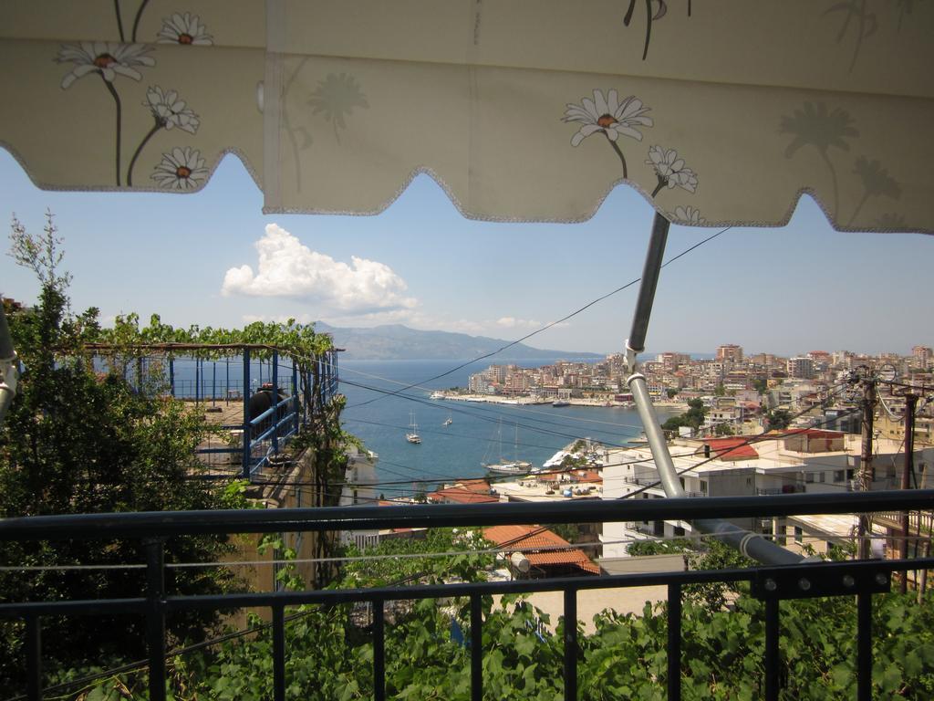 Guest House And Tavern Leo Sarandë Eksteriør billede